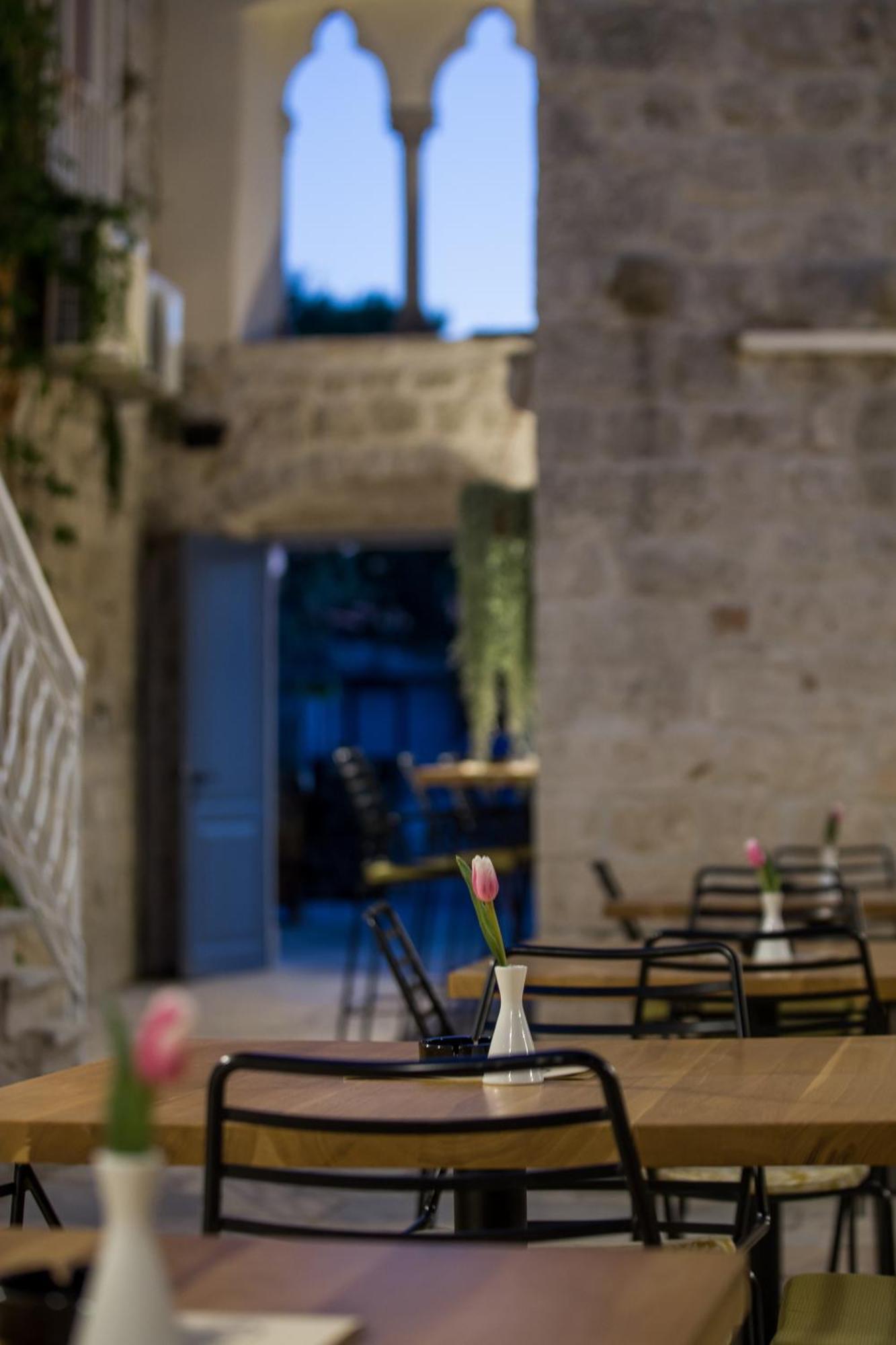 Bifora Heritage Hotel Trogir Exterior foto